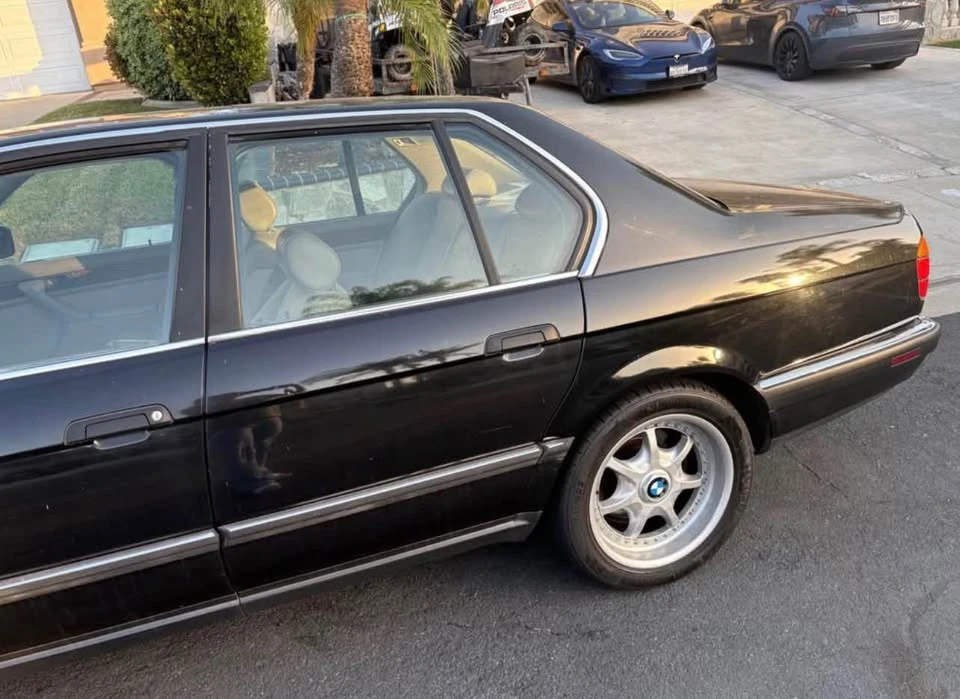 1992 BMW E32 7 Series - Image 2 of 15