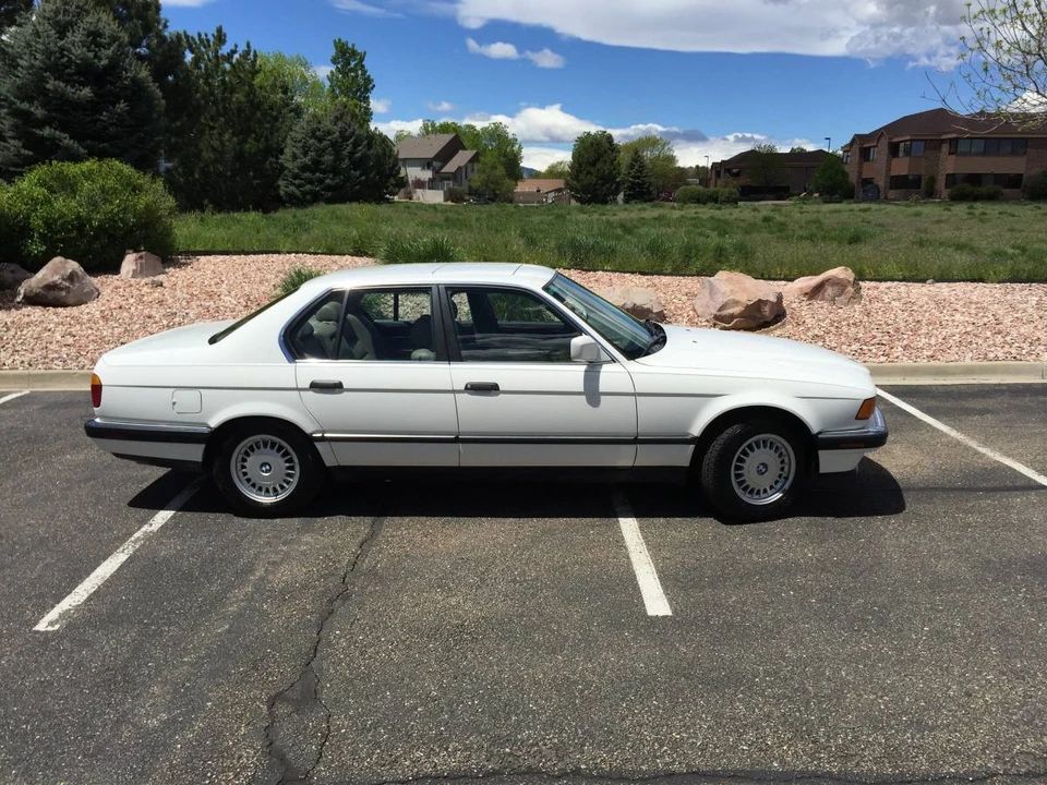 1992 BMW E32 7 Series - Image 4 of 15