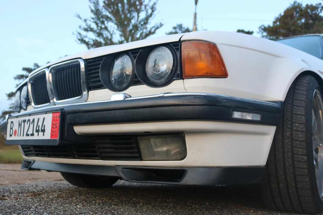 1992 BMW E32 7 Series - Image 10 of 31
