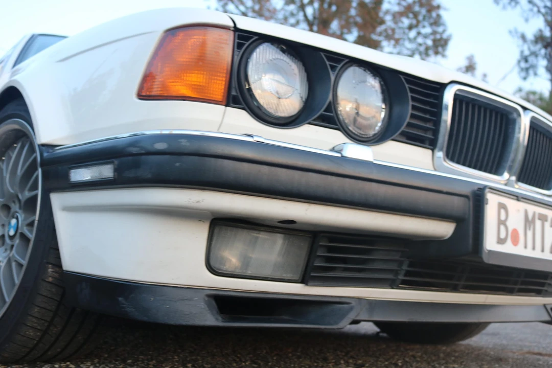 1992 BMW E32 7 Series - Image 27 of 31