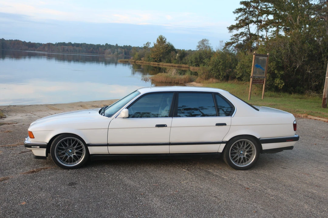 1992 BMW E32 7 Series - Image 3 of 31