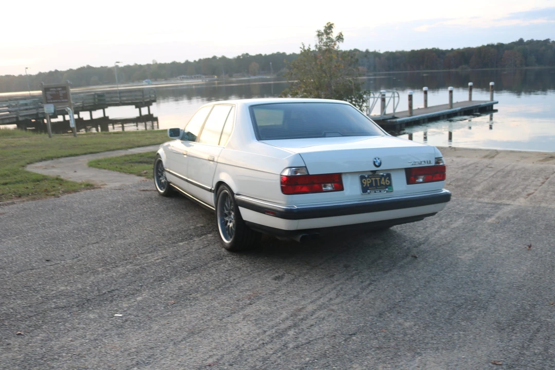 1992 BMW E32 7 Series - Image 4 of 31