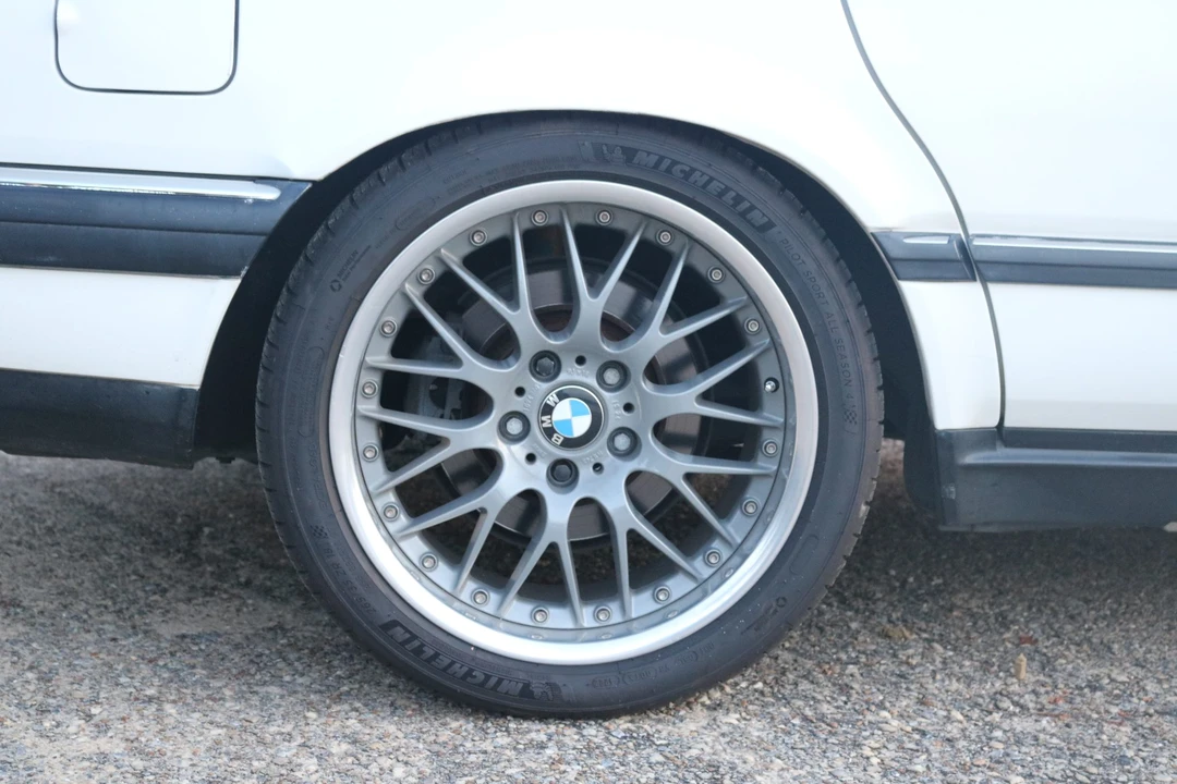 1992 BMW E32 7 Series - Image 30 of 31