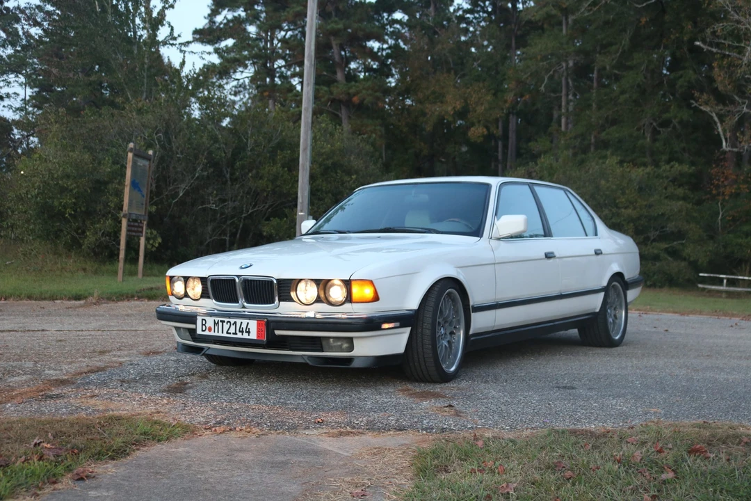 1992 BMW E32 7 Series - Image 2 of 31