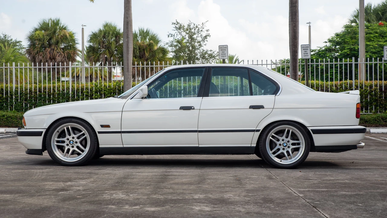 1992 BMW E34 M5 - Image 2 of 24