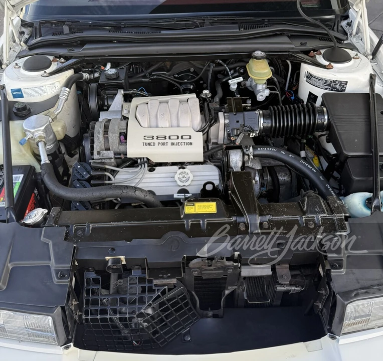 1992 Buick Riviera 4th-7th Gen - Image 16 of 19