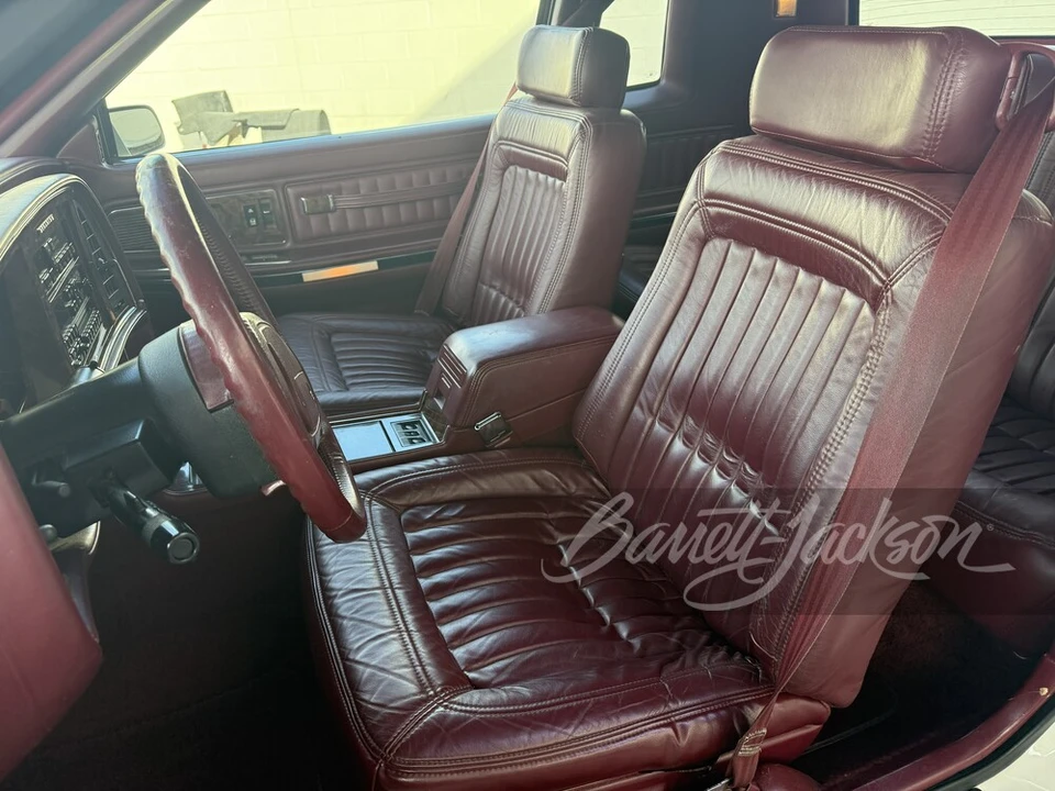 1992 Buick Riviera 4th-7th Gen - Image 17 of 19