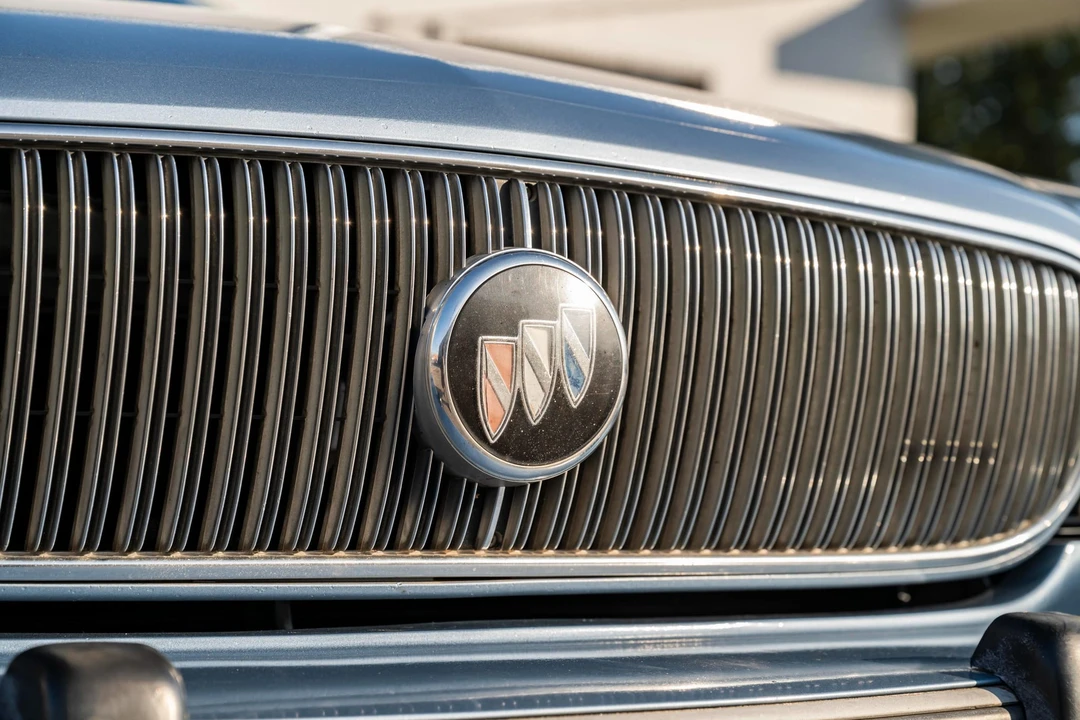 1992 Buick LeSabre - Image 24 of 31