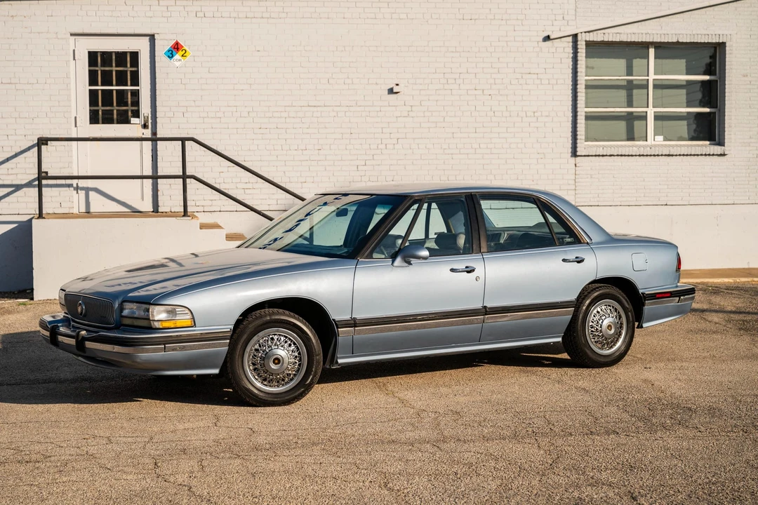 1992 Buick LeSabre - Image 2 of 31