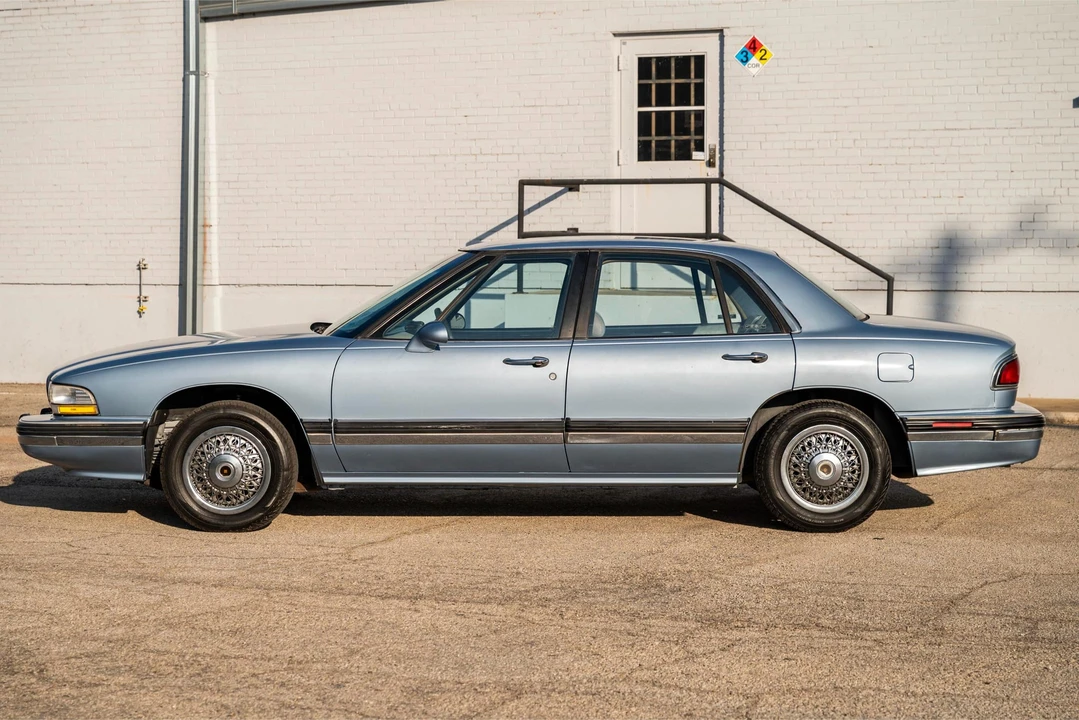 1992 Buick LeSabre - Image 20 of 31
