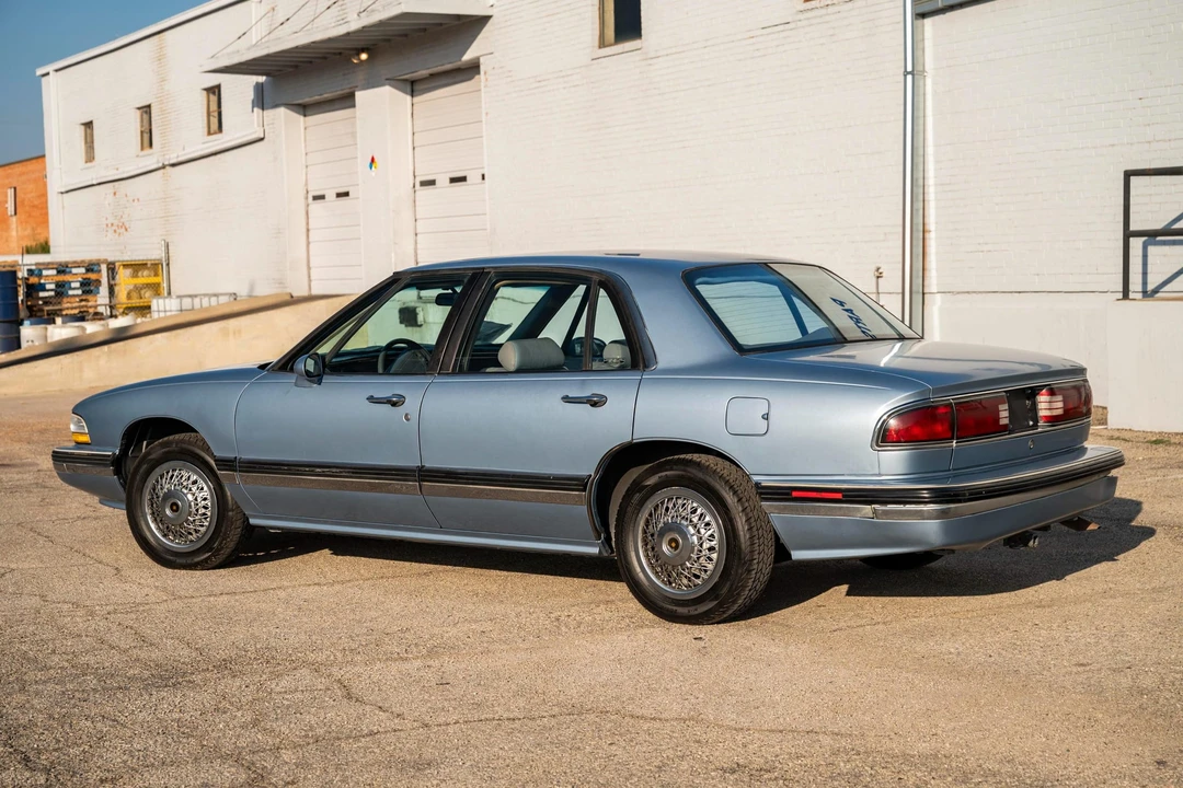 1992 Buick LeSabre - Image 19 of 31