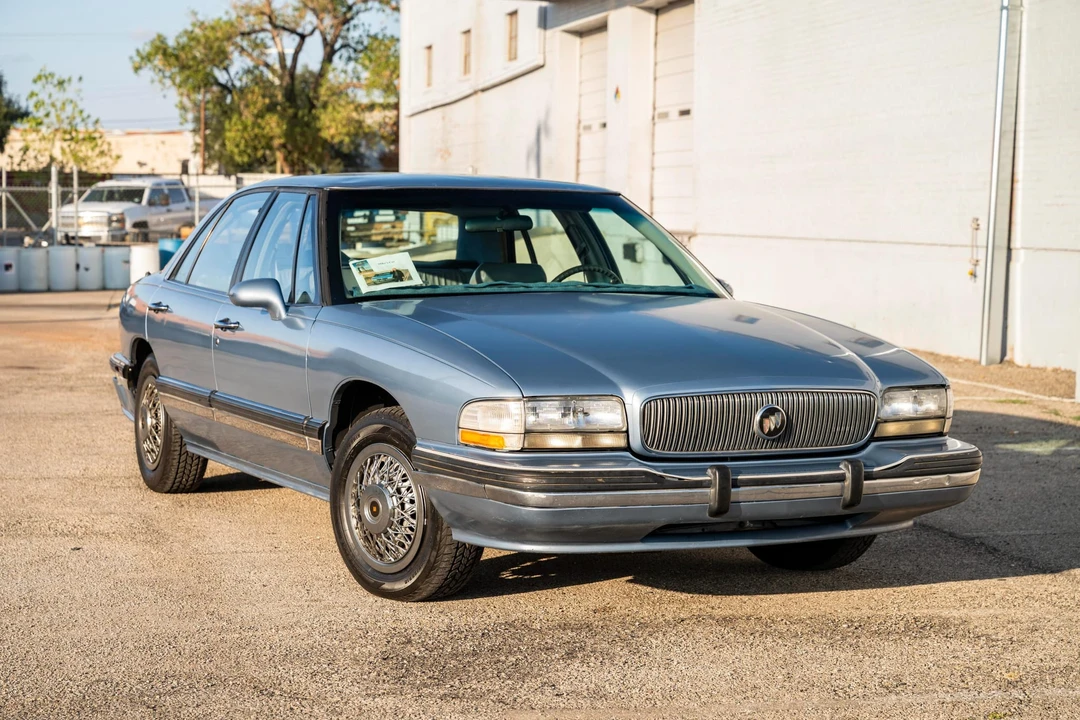 1992 Buick LeSabre - Image 8 of 31