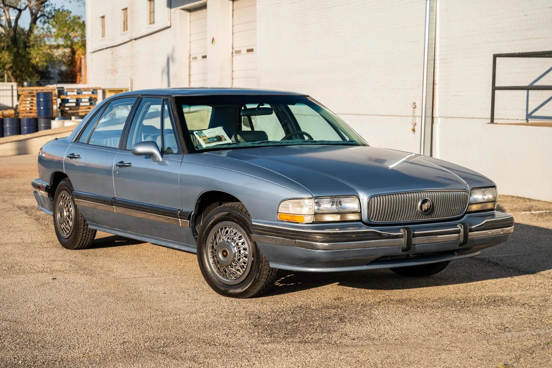 1992 Buick LeSabre - Image 10 of 31