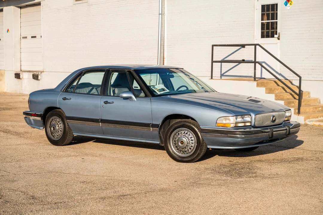 1992 Buick LeSabre - Image 11 of 31