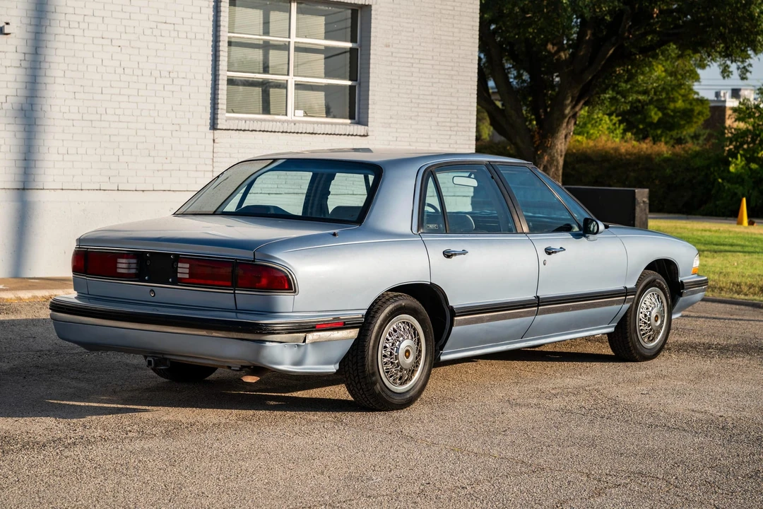 1992 Buick LeSabre - Image 14 of 31