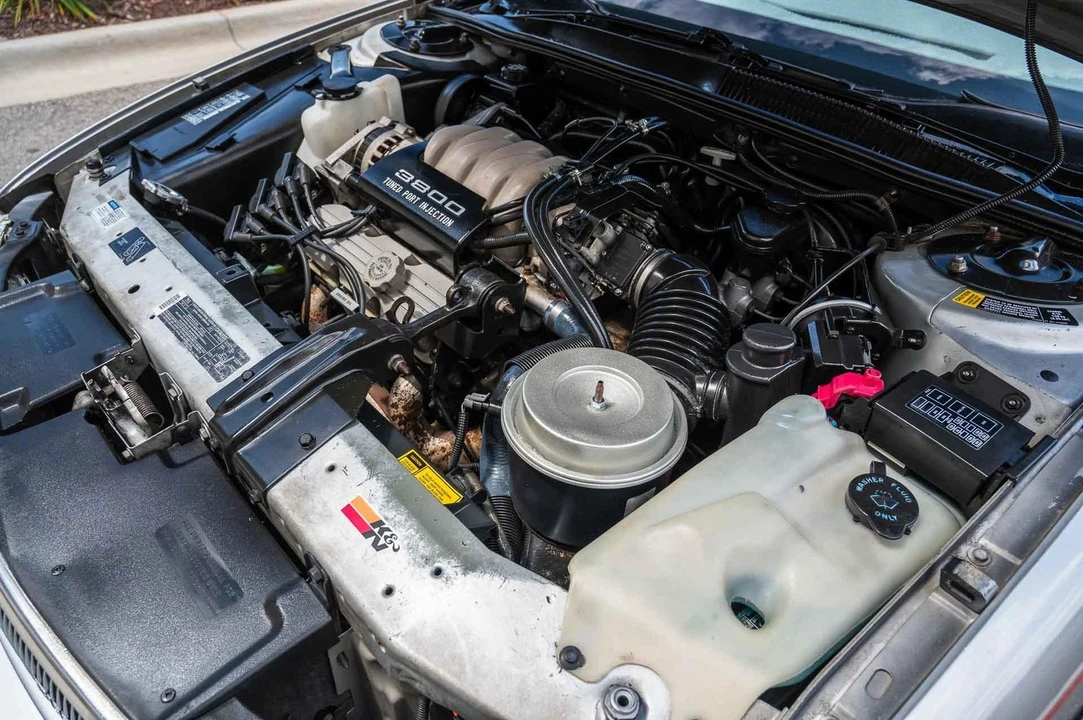 1992 Buick Regal - Image 17 of 21