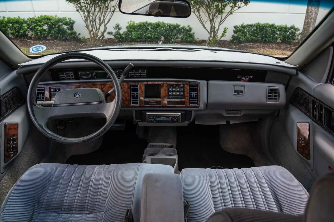 1992 Buick Regal - Image 13 of 21