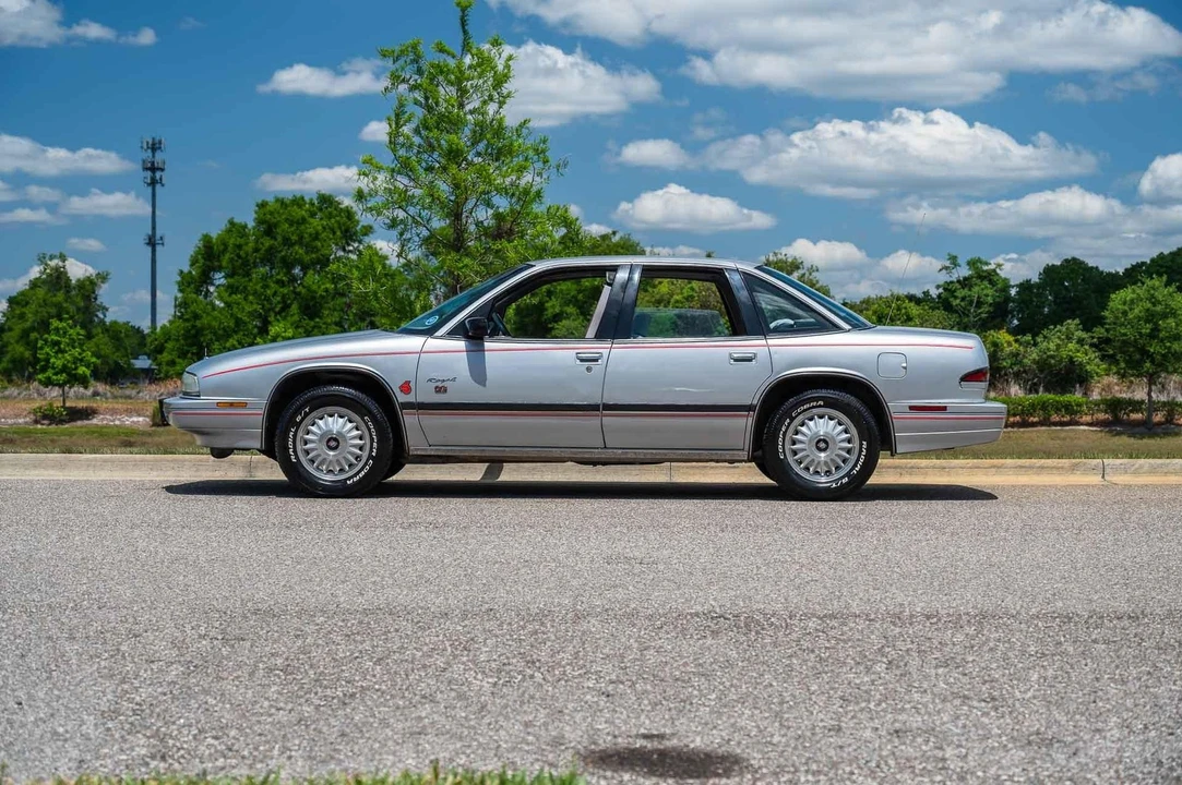 1992 Buick Regal - Image 20 of 21
