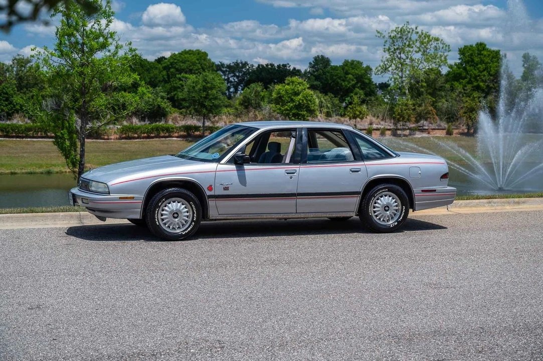 1992 Buick Regal - Image 19 of 21
