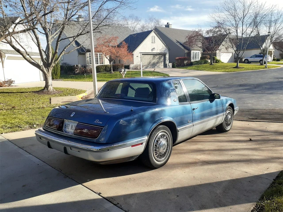1992 Buick Riviera 4th-7th Gen - Image 3 of 12