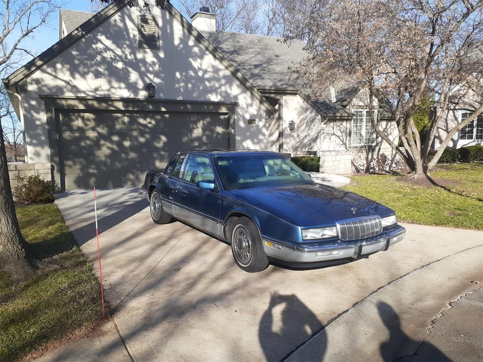 1992 Buick Riviera 4th-7th Gen - Image 2 of 12