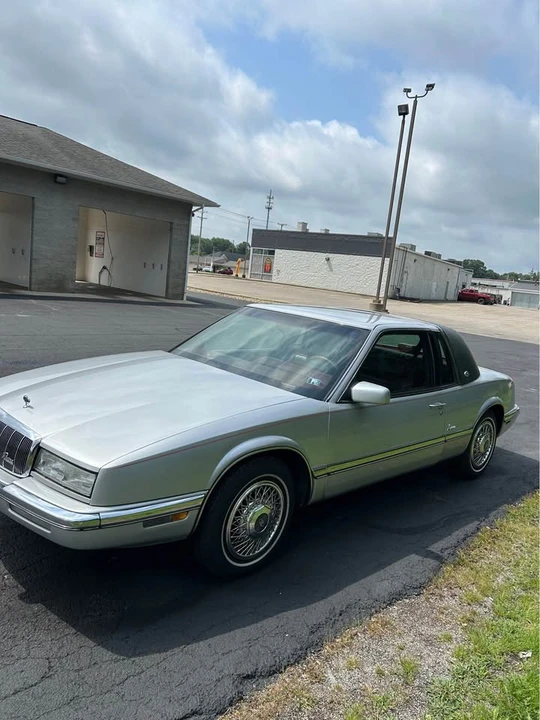1992 Buick Riviera 4th-7th Gen - Image 5 of 17