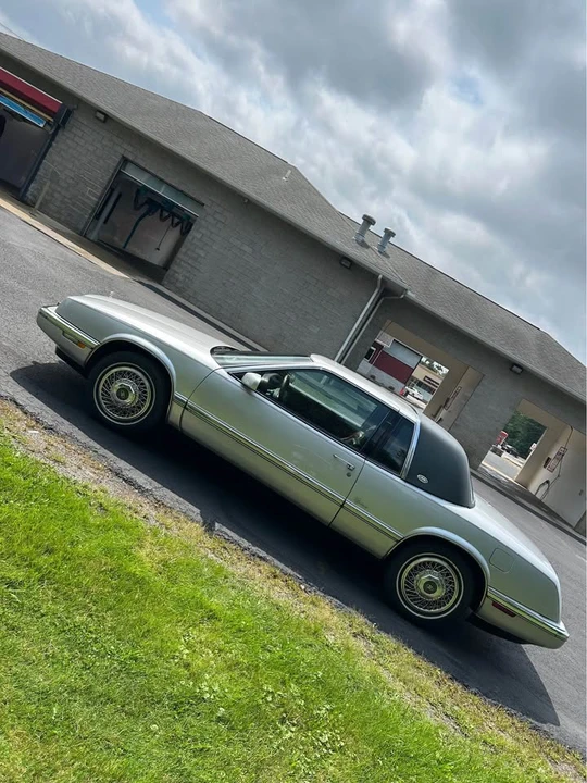 1992 Buick Riviera 4th-7th Gen - Image 6 of 17