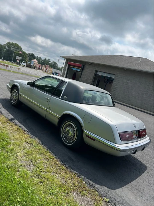 1992 Buick Riviera 4th-7th Gen - Image 7 of 17