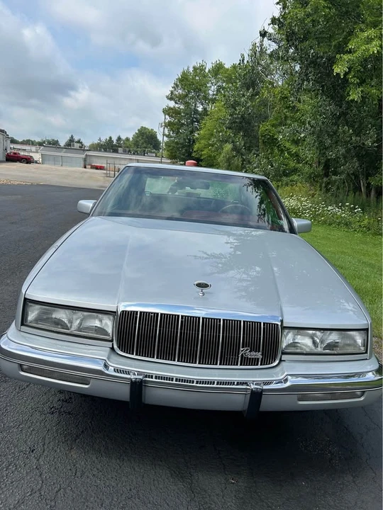 1992 Buick Riviera 4th-7th Gen - Image 3 of 17