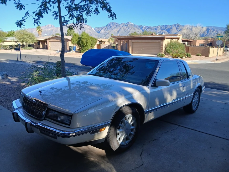 1992 Buick Riviera 4th-7th Gen - Image 10 of 21