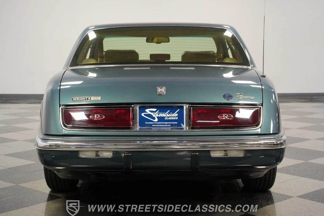 1992 Buick Riviera 4th-7th Gen - Image 10 of 12