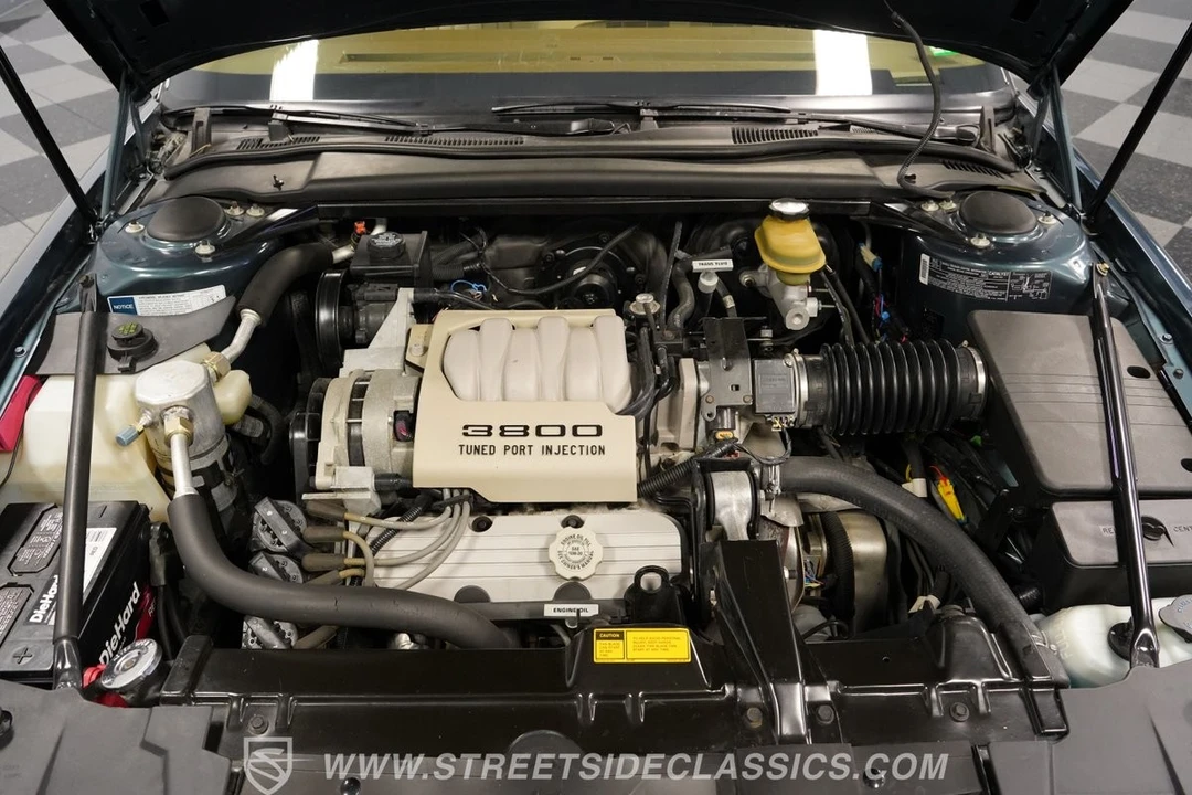 1992 Buick Riviera 4th-7th Gen - Image 3 of 12