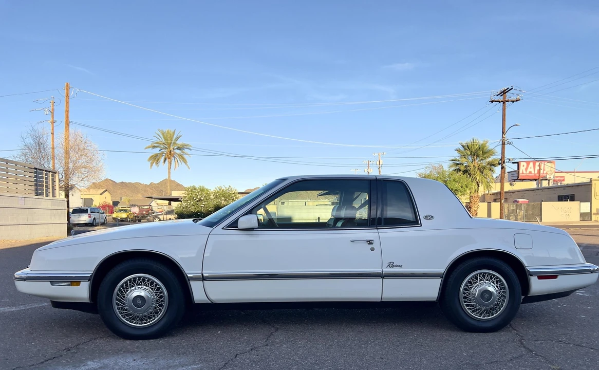 1992 Buick Riviera 4th-7th Gen - Image 24 of 31