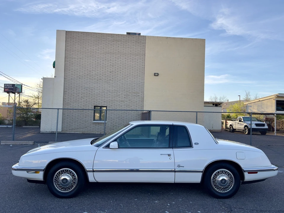 1992 Buick Riviera 4th-7th Gen - Image 25 of 31