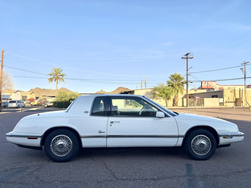 1992 Buick Riviera 4th-7th Gen - Image 18 of 31