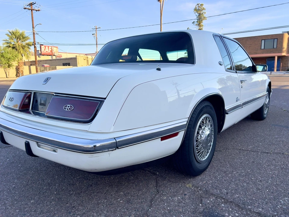 1992 Buick Riviera 4th-7th Gen - Image 19 of 31