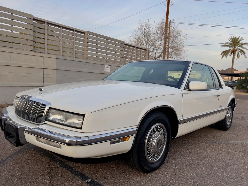 1992 Buick Riviera 4th-7th Gen - Image 3 of 31