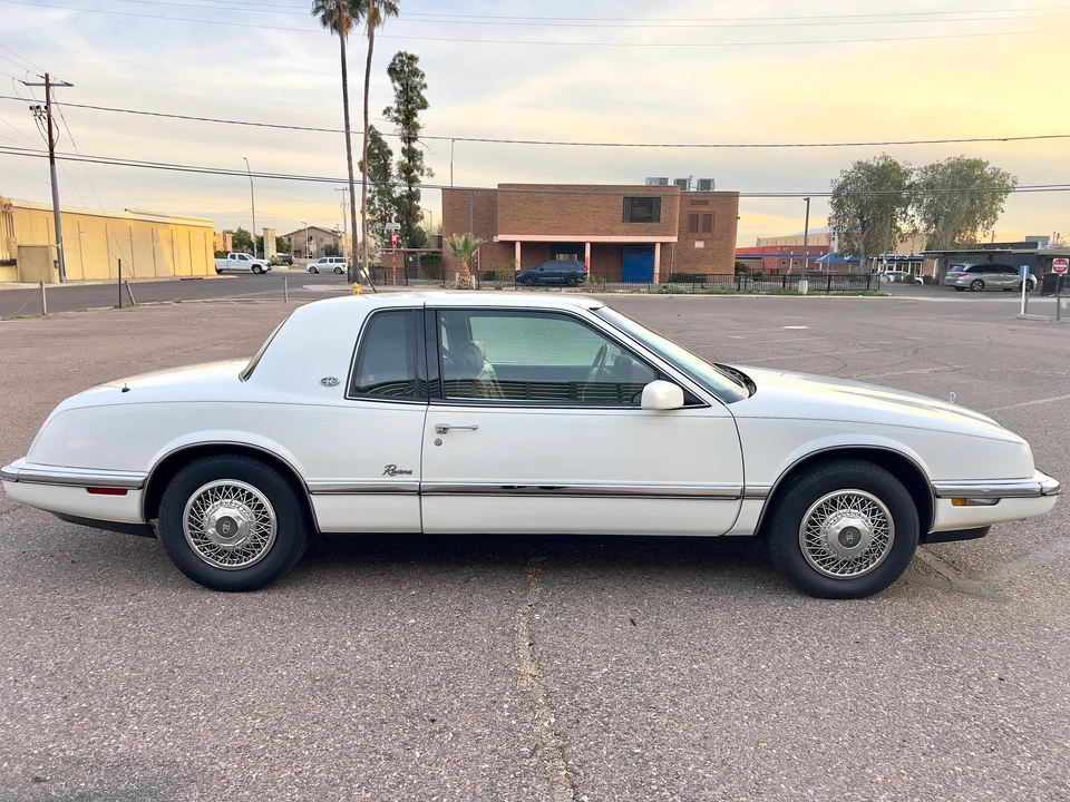 1992 Buick Riviera 4th-7th Gen - Image 6 of 31