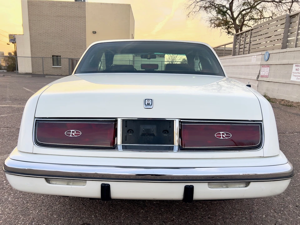 1992 Buick Riviera 4th-7th Gen - Image 8 of 31