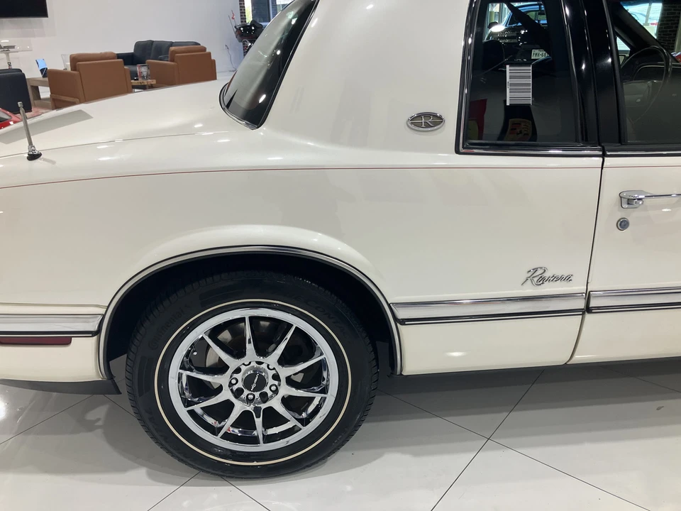 1992 Buick Riviera 4th-7th Gen - Image 11 of 31