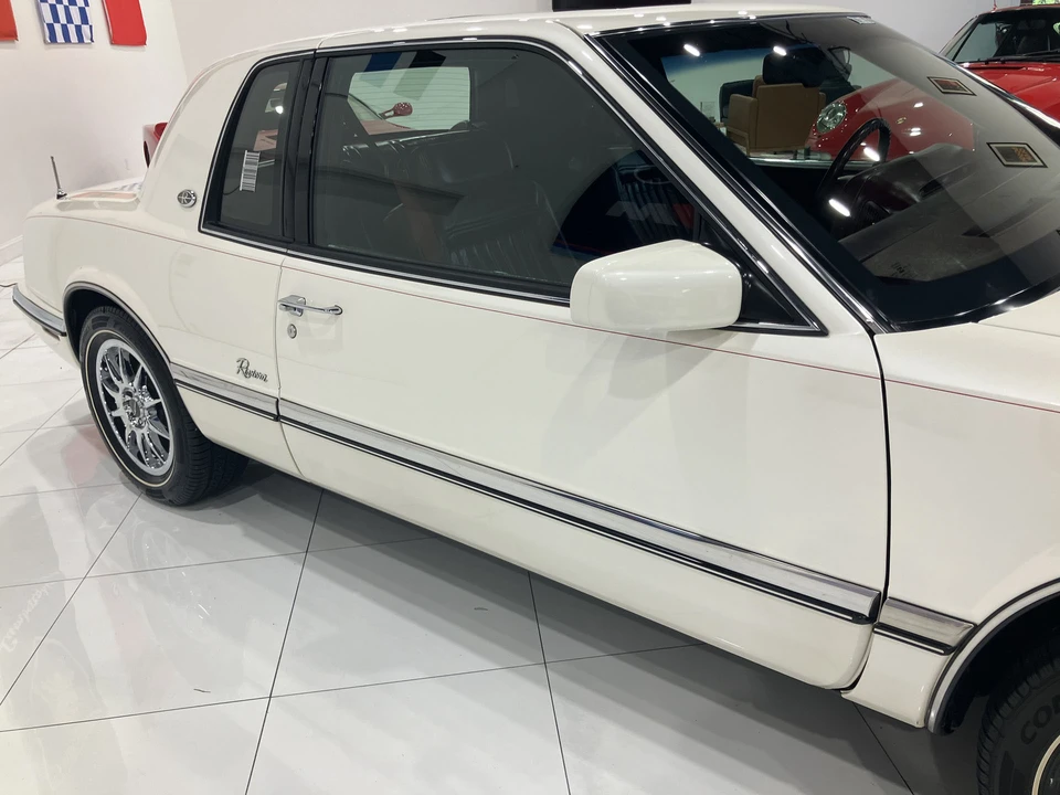 1992 Buick Riviera 4th-7th Gen - Image 14 of 31