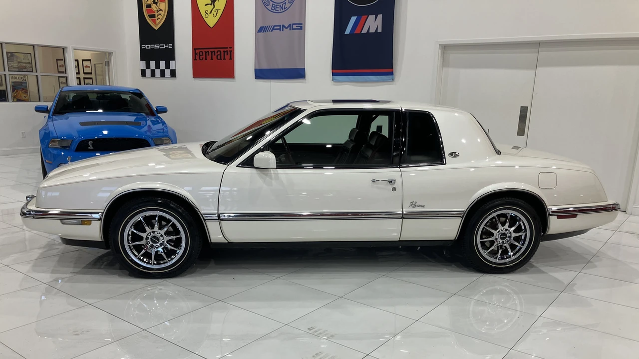 1992 Buick Riviera 4th-7th Gen - Image 3 of 31