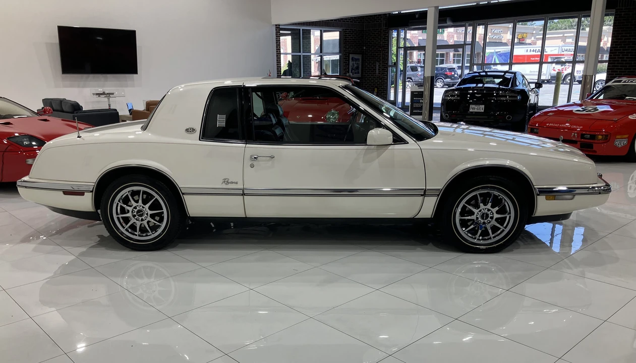 1992 Buick Riviera 4th-7th Gen - Image 7 of 31