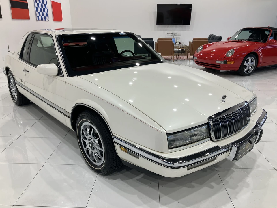 1992 Buick Riviera 4th-7th Gen - Image 8 of 31