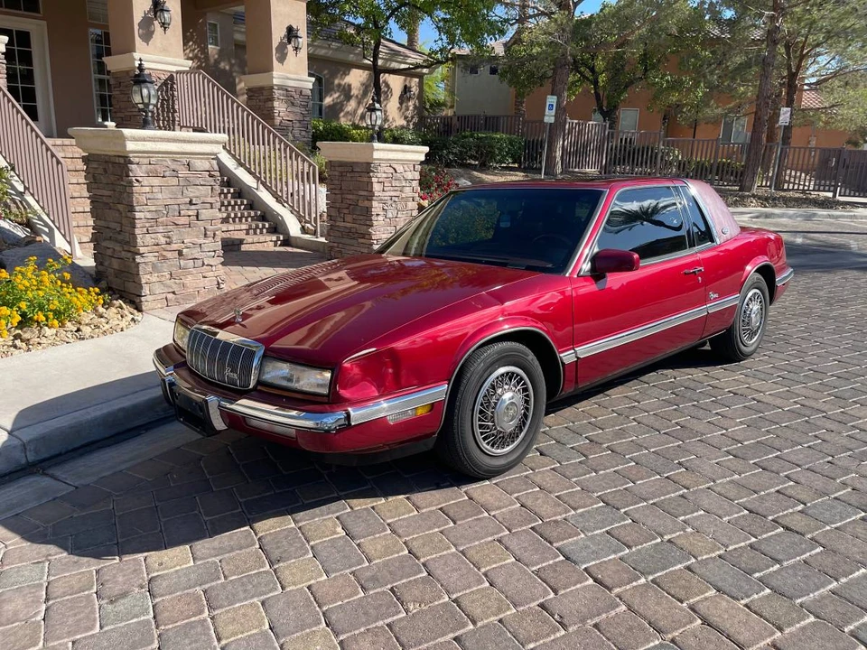 1992 Buick Riviera - Image 2 of 20