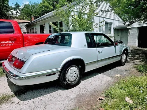 1992 Buick Riviera Coupe 2D