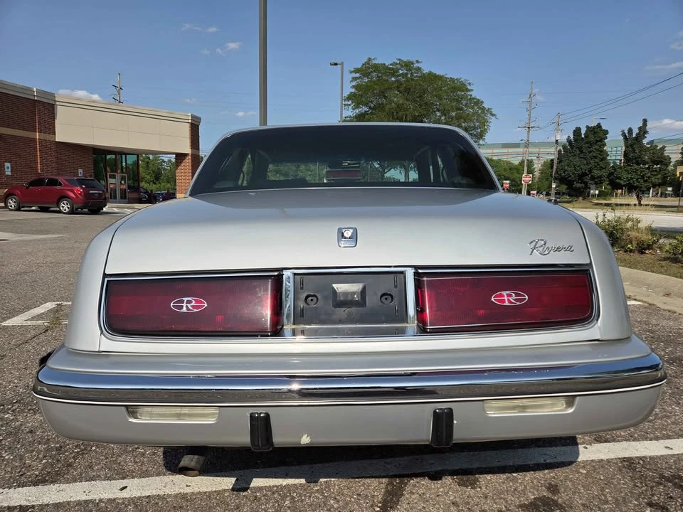 1992 Buick Riviera 4th-7th Gen - Image 3 of 14