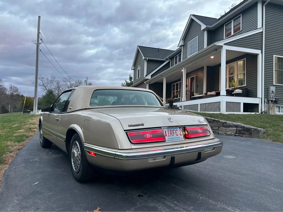 1992 Buick Riviera 4th-7th Gen - Image 9 of 18