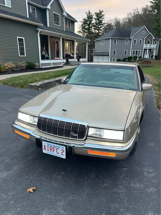1992 Buick Riviera 4th-7th Gen - Image 15 of 18