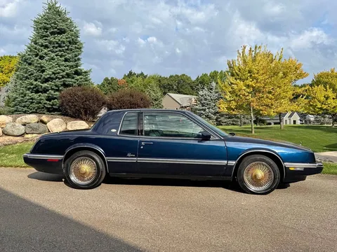 1992 Buick Riviera Coupe 2D